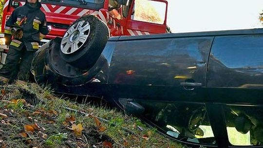 Dachował. Został odwieziony do szpitala