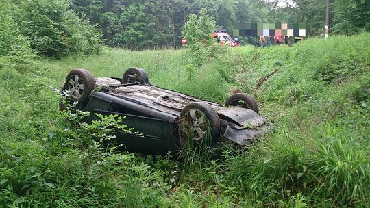 Dachowało auto