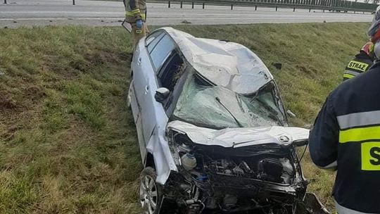 Dachowało auto Dachowało auto