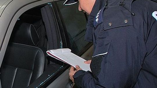 Dał sobie ukraść telefon z otwartego samochodu