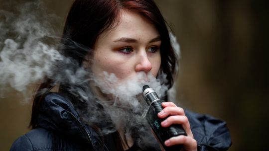 Zakaz sprzedaży e-papierosów w Polsce. Tygodnie od zmiany