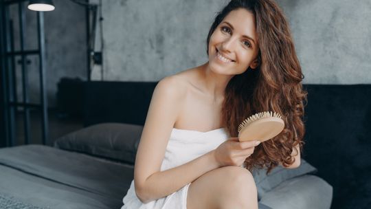 Dermatologiczne szampony i odżywki do włosów - przegląd najlepszych dermatologicznych produktów przeciw wypadaniu włosów