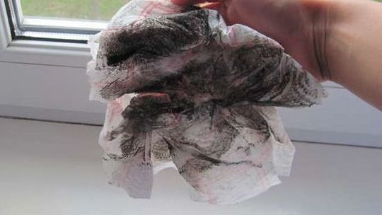 Dlaczego jest brudno na klatce