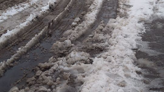 Dlaczego nikt tu nie odśnieża - pyta czytelnik