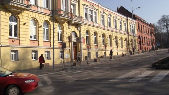 Dlaczego trzęsie pod UMiG