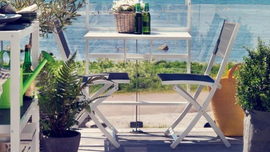 Dlaczego warto wybrać aluminiowe meble na taras?