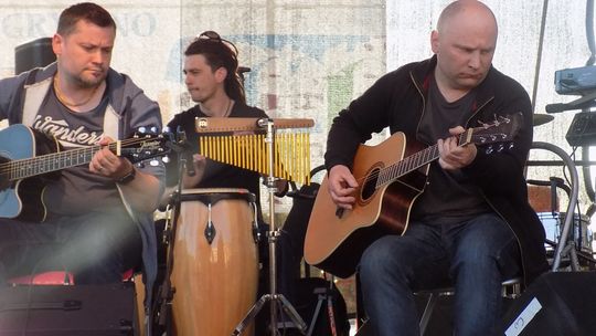 Dni Gryfina na nabrzeżu, czyli królują covery - dzień drugi Dni Gryfina na nabrzeżu, czyli królują covery - dzień drugi