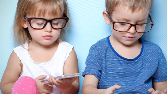 Social media z weryfikacją wieku i blokowaniem zbyt młodych użytkowników