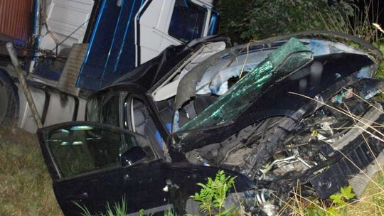 Do resuscytacji ofiar wypadku przystąpili strażacy. Niestety, nie udało się przywrócić czynności życiowych 