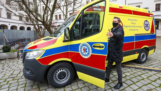 Dodatkowe karetki do walki z COViD-19. WSPR z 4 nowymi ambulansami