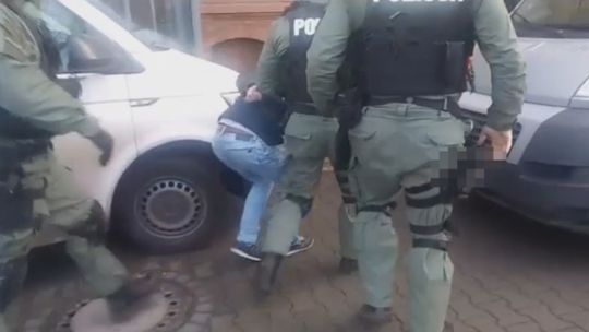 Doprowadzali do stłuczek i wyłudzali pieniądze