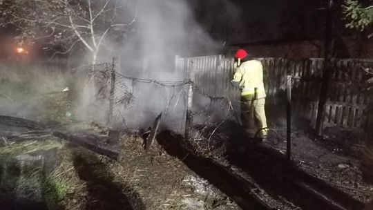 Dostali wieczorem wezwanie do gaszenia pożaru