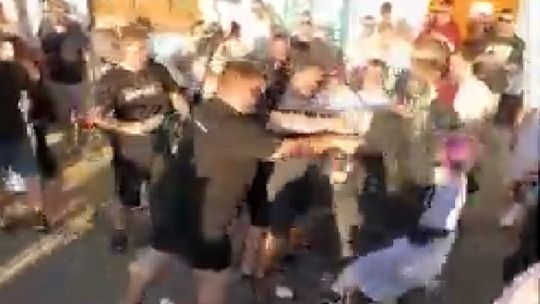 Doszło do rękoczynów przed debatą o imigrantach