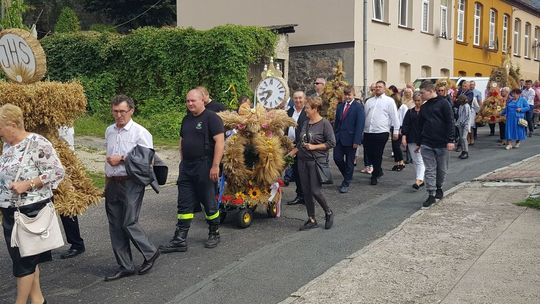 Dożynkowy korowód przeszedł na Bulwary Rybackie [FILM i ZDJĘCIA]