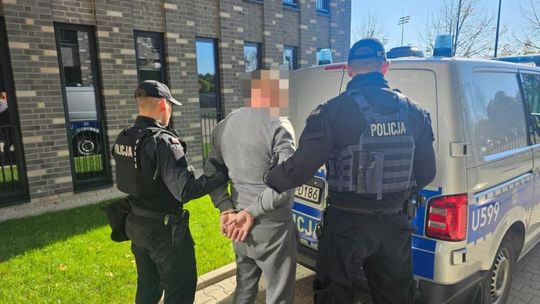 Ojciec z synem przykuli 72-latkę do kaloryfera i maltretowali. Uciekła do lasu przed rodziną