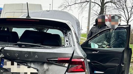 Drogówka z Gryfina przerywa nielegalną jazdę. Recydywista za kółkiem Skody usłyszy surowy wyrok