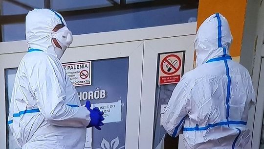 Dużo ofiar śmiertelnych. Ale mniej zajętych łózek i mniej wykorzystywanych respiratorów