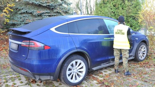 Dwa razy skradziono ten samochód za pół miliona. Poszukiwania trwają