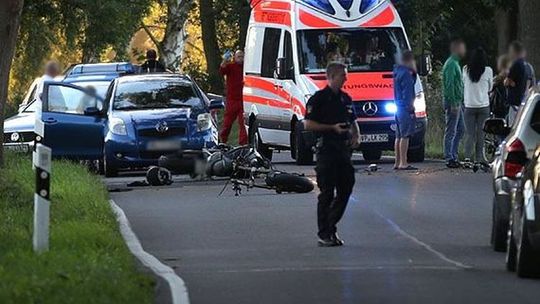 Dwie ofiary śmiertelne na drogach. Zarówno kierowca samochodu jak i motocykla mieli po 33 lata