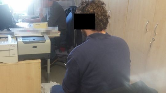 Dwie osoby oszukane przez internet