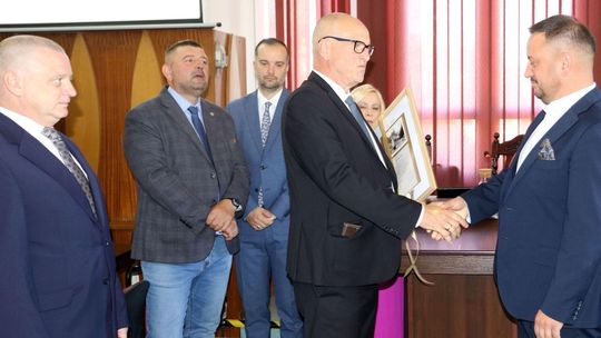 Dymisje, odejścia, nominacje i fałszywe uśmiechy. Czego spodziewać się po sesji podsumowań w Gryfinie?