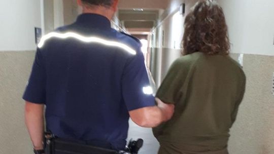 Dźgnęła starszego od siebie mężczyznę nożem. Grozi jej dożywocie