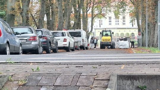 Dzieci poszły do szkoły, a droga zamknięta. Jak dojedzie straż, karetka czy śmieciarka? Czy jest plan B?