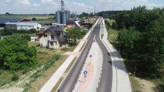 Dzięki środkom unijnym będzie bezpieczniej. Podsumowanie przebudowy drogi wojewódzkiej nr 122