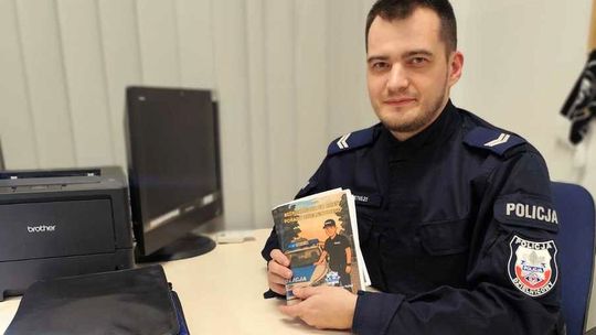 Dzielnicowy z Gryfina stworzył dla dzieci wyjątkowy poradnik o bezpieczeństwie