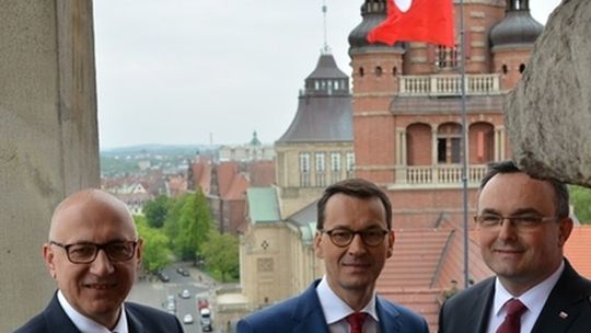 Dzień Flagi w regionie z udziałem premiera Dzień Flagi w regionie z udziałem premiera