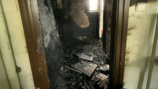 Dziewięć zastępów straży gasiło pożar w budynku poczty [relacja]