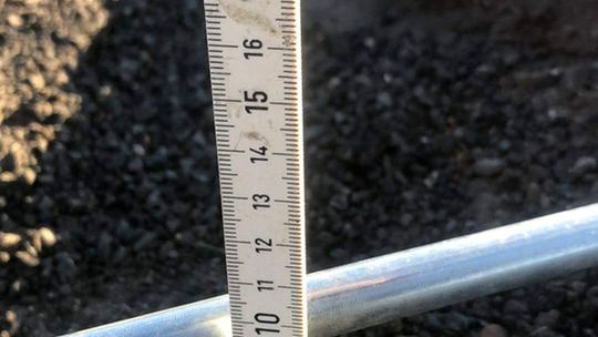 Dziury głębokie na 20 cm to groźne pułapki na drogach! - ostrzega czytelnik [FOTO, WIDEO]