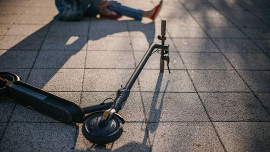 E-hulajnogi "terroryzują" chodniki. Potrącenie zakończyło się śmiercią