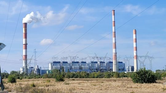 Elektrownia zwalnia kilkuset pracowników i przechodzi na stan czuwania. Czy grozi nam brak prądu?