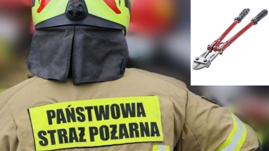 Fatalny finał miłosnych igraszek: kłódka na męskich genitaliach