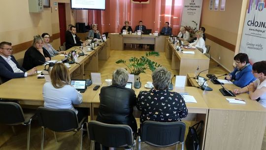 Finanse publiczne - tym głównie zajmą się radni. Uchwalą dla siebie podwyżki diet Finanse publiczne - tym głównie zajmą się radni. Uchwalą dla siebie podwyżki diet