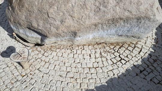 Fontanna już nieczynna, a władowali w nią mnóstwo pieniedzy