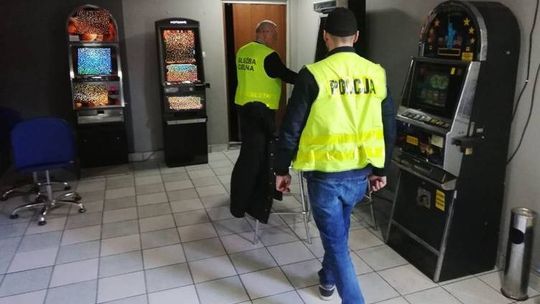Funkcjonariusze zlikwidowali nielegalny salon gier na terenie powiatu gryfińskiego