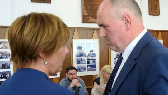 Gdzie obiecane podwyżki, panie Sawaryn? Gdzie obiecane podwyżki, panie Sawaryn?