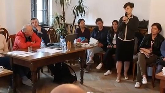 Getto?! - to określenie nas obraża! – skarży się społeczność szkolna. Miłosierdzie gminy [FILM] 