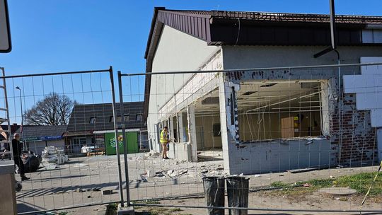 Gigantyczna Biedronka w naszym regionie. Sklep rośnie w oczach, by pomieścić tłumy klientów