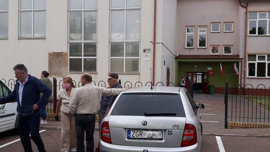 Głosowanie w referendum trwa do godziny 21