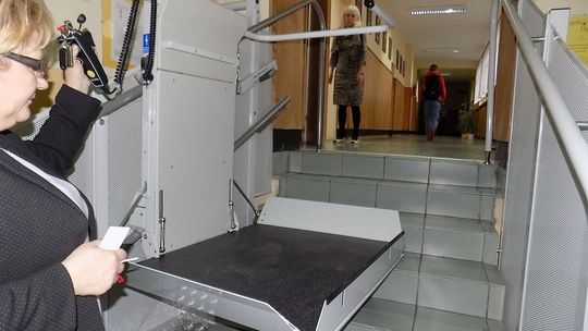 Gmina ufundowała platformę dla dzieci niepełnosprawnych w Jedynce