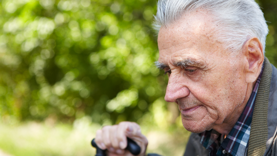 Emeryci dostają groszowe renty. Ile jest takich świadczeń?