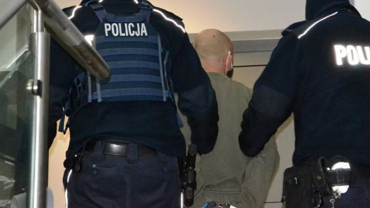 Groził i próbował zgwałcić. Mieszkaniec powiatu został tymczasowo aresztowany