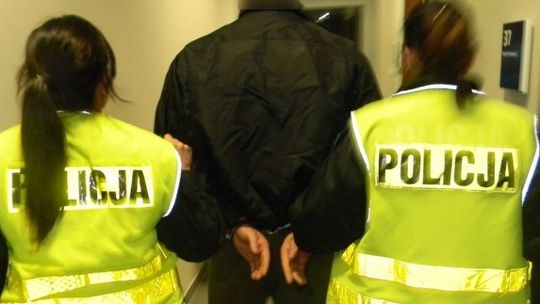 Groził żonie śmiercią i spaleniem domu Groził żonie śmiercią i spaleniem domu