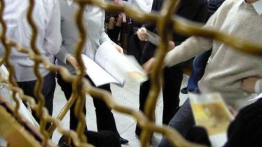 Grupa prześladuje gimnazjalistę