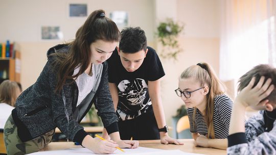 Gry i zabawy ekonomiczne dla uczniów i szkół