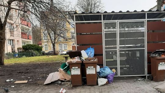 Gryfino tonie w śmieciach