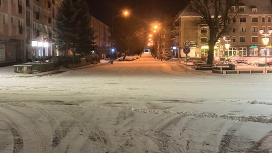 Gryfino zasypane w nocy oraz rano. Co na to burmistrz?
